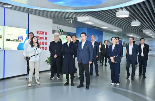 省創(chuàng)新投資集團(tuán)新一屆黨委班子赴浙江大學(xué)開展“循跡溯源學(xué)思想促踐行”主題活動(dòng)
